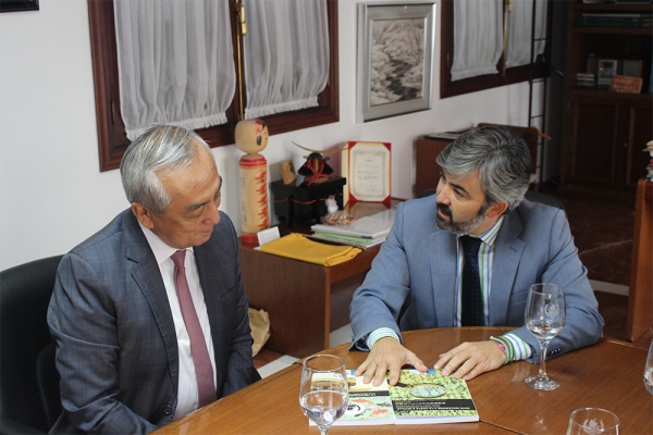 Coria del Rio, primera visita oficial del nuevo embajador de Jap&oacute;n en Espa&ntilde;a
