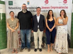 Cerca de un centenar de j&oacute;venes empresarios y empresarias se re&uacute;nen en Sanl&uacute;car la Mayor en el Primer Encuentro Interprovincial de Negocios de este a&ntilde;o