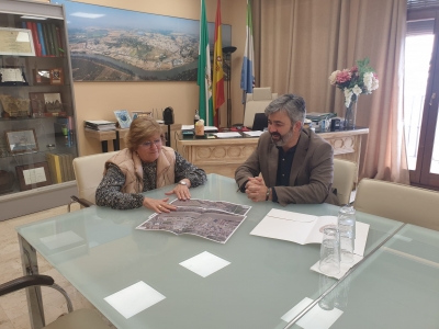 La alcaldesa de Gelves se suma a la propuesta de los municipios ribere&ntilde;os para solicitar un carril bici metropolitano