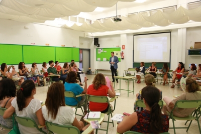 El Ayuntamiento de Mairena del Aljarafe presenta sus 'asignaturas' gratuitas a las AMPA