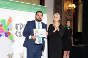 Gines, distinguido en materia educativa a nivel andaluz con  el X Premio Educaciudad