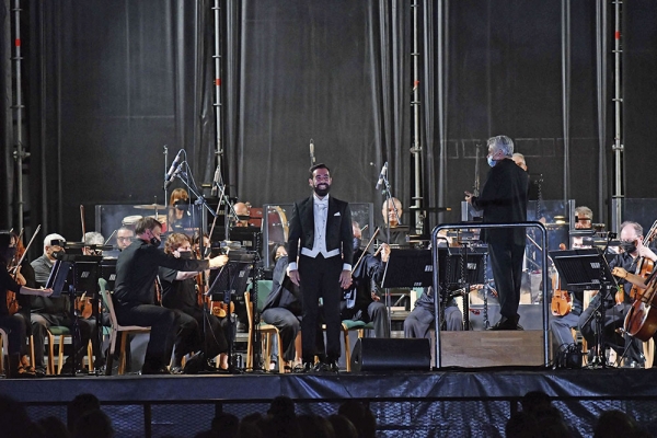 La ROSS abre con &eacute;xito en Tomares su temporada con una gran gala l&iacute;rica