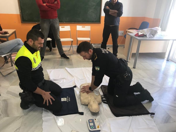 La Polic&iacute;a Local de Gines mejora su formaci&oacute;n en primeros auxilios y uso de desfibrilador
