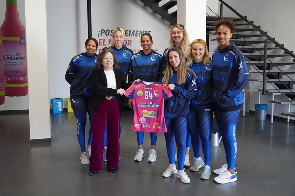 El Milagrito apoya desde hace dos a&ntilde;os el deporte de base femenino: al equipo revelaci&oacute;n Voleibol Dos Hermanas