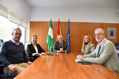 El alcalde de Tomares se re&uacute;ne con la Delegada Territorial de Salud para abordar la licitaci&oacute;n de las obras de ampliaci&oacute;n del centro de salud