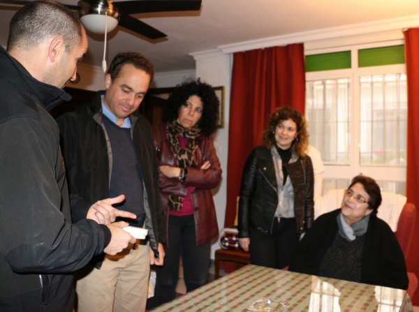 El Ayuntamiento de Valencina de la Concepci&oacute;n instala detectores de humo en viviendas de personas mayores