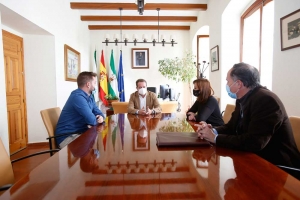 El alcalde informa de las ayudas municipales a los emprendedores de Mairena