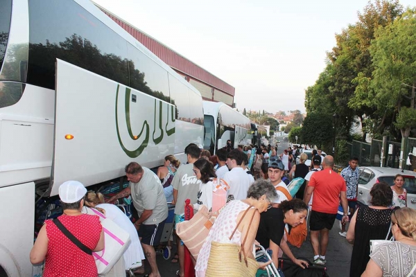 800 vecinos de Gines han acudido este verano a la playa gracias a &lsquo;Los jueves al sol&rsquo;