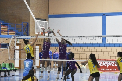 El Mairena V&oacute;ley gana el partido frente a las almerienses AVG, con un resultado de 3-0