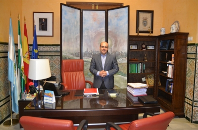 Entrevista al alcalde de Sanlúcar la Mayor, Raúl Castilla Gutiérrez (PSOE)