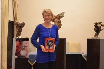 Irene Gallardo presenta este  s&aacute;bado en Gines su nuevo libro, 'Tiempos para la memoria II'